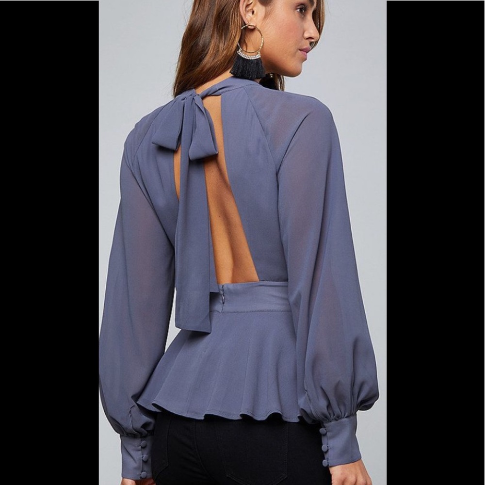 ❤️LOOKING ❤️Bebe Gathered Peplum blouse size 12 - Picture 3 of 3